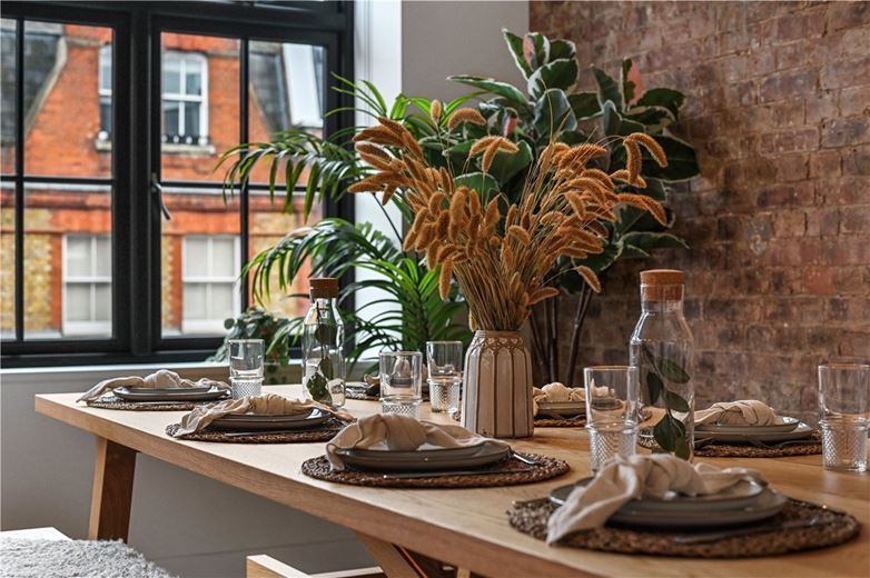 2 bedroom flat, Great Titchfield Street, London W1W