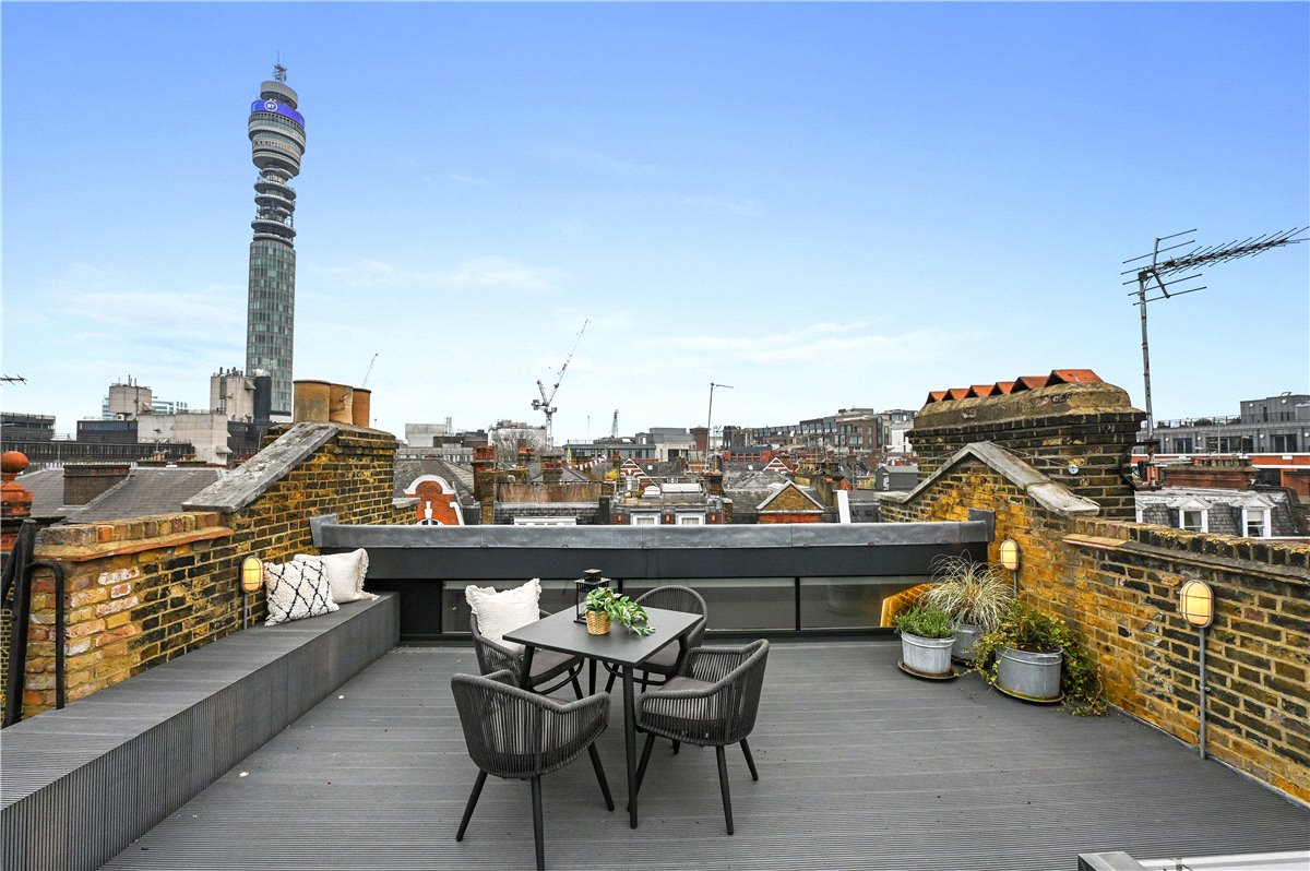 2 bedroom flat, Great Titchfield Street, London W1W