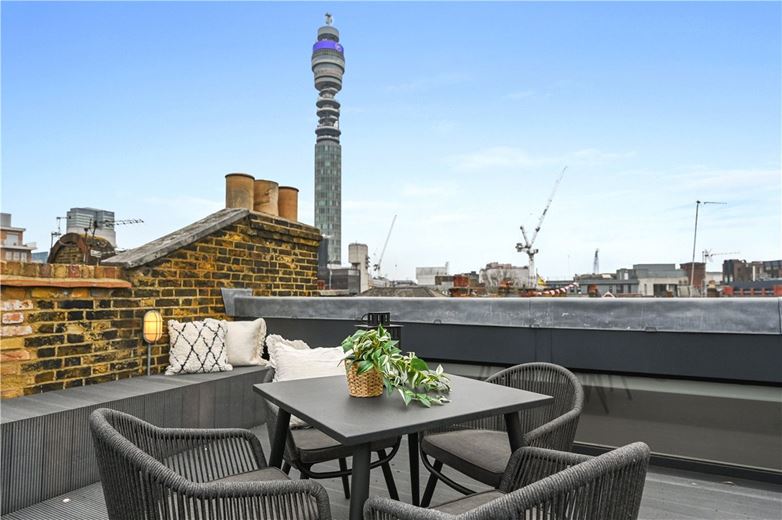 2 bedroom flat, Great Titchfield Street, London W1W
