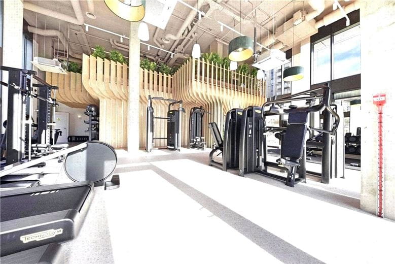 3 bedroom flat, Heartwell Avenue, London E16 - Available