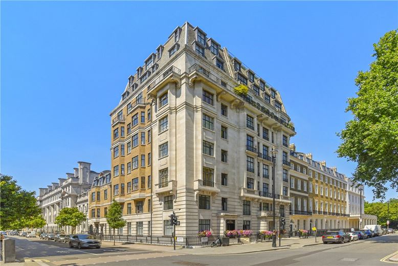 2 bedroom flat, Portland Place, London W1B - Available