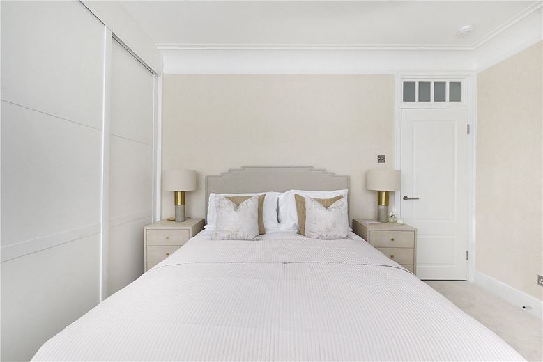 2 bedroom maisonette, Wheatley Street, Marylebone W1G - Available