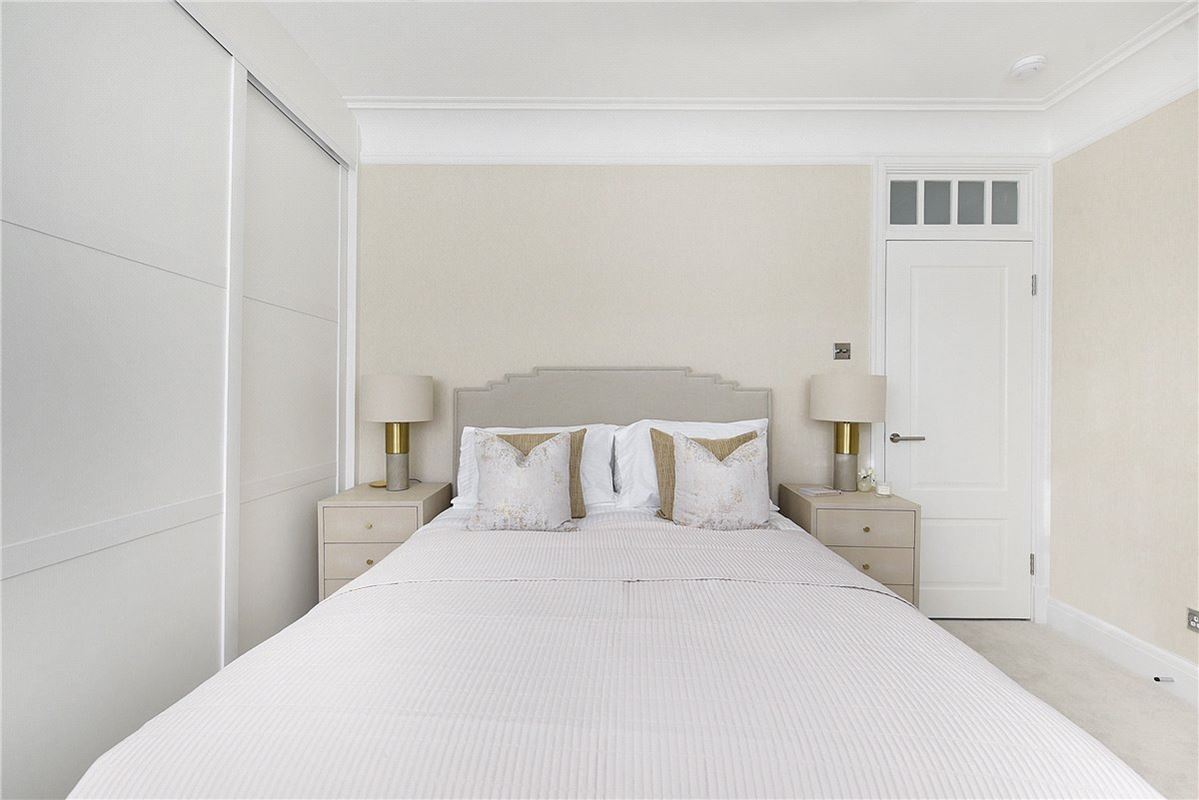 2 bedroom maisonette, Wheatley Street, Marylebone W1G - Available