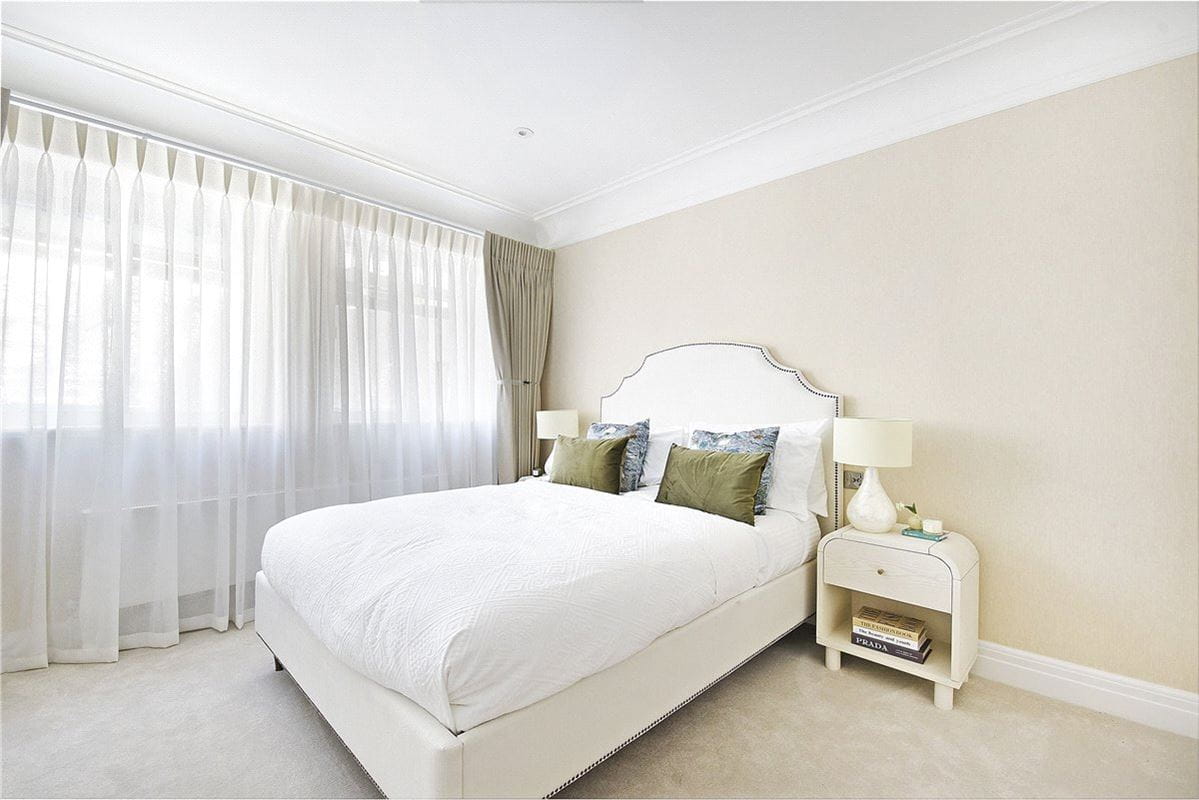 2 bedroom maisonette, Wheatley Street, Marylebone W1G - Available