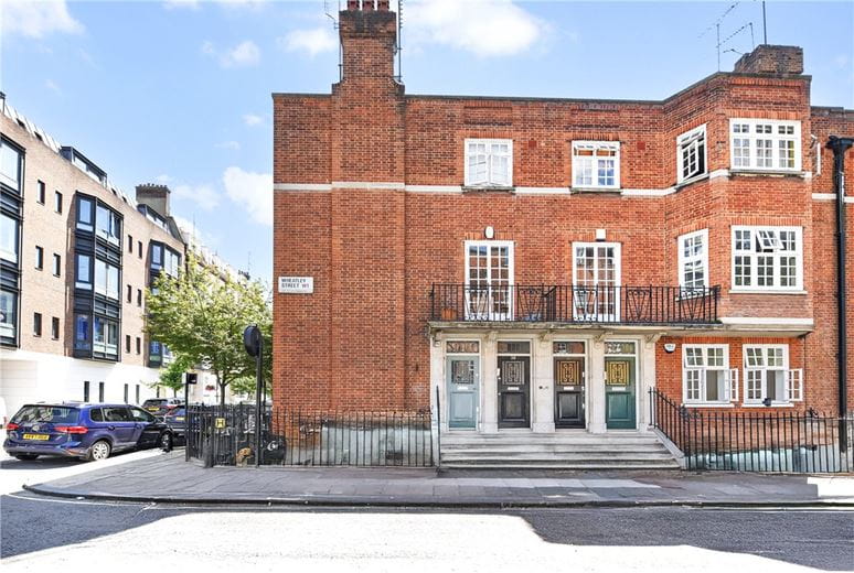 2 bedroom maisonette, Wheatley Street, Marylebone W1G - Available