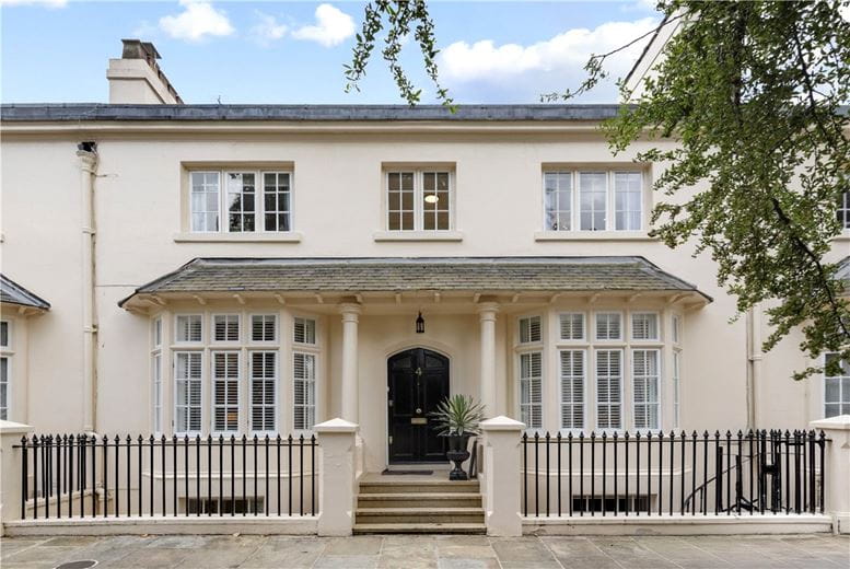 3 bedroom house, Park Village West, London NW1 - Available