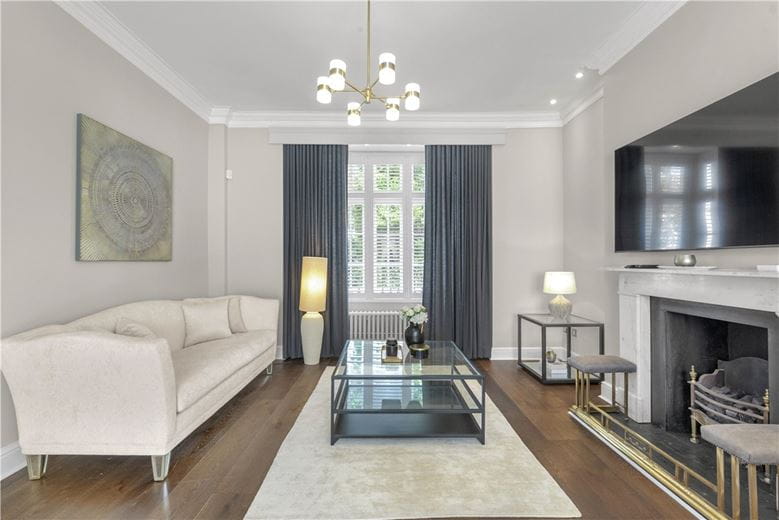 3 bedroom house, Park Village West, London NW1 - Available