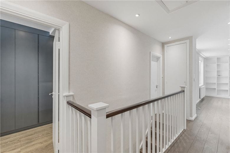 1 bedroom flat, Devonshire Place Mews, London W1G - Available