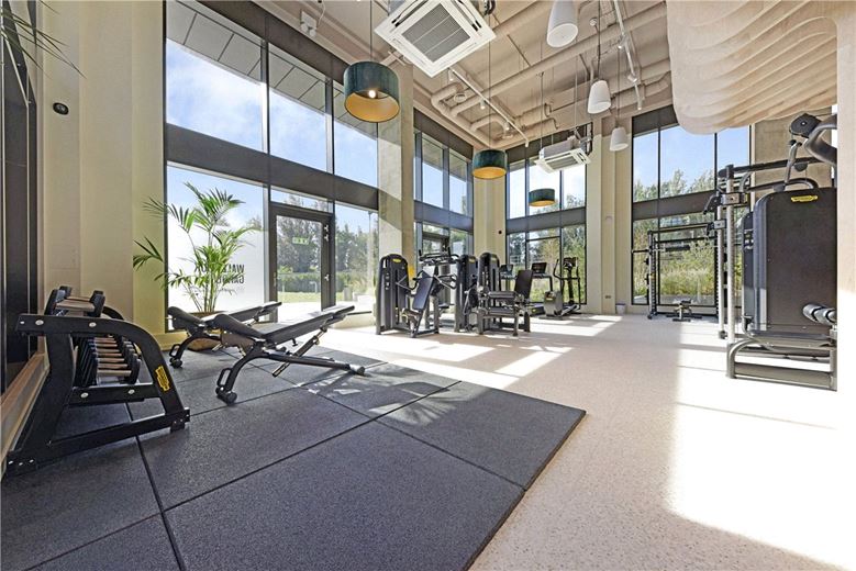 2 bedroom flat, Heartwell Avenue, London E16 - Available