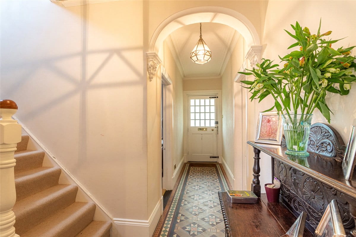 4 bedroom house, Reading Road, Sherfield-on-Loddon RG27 - Available