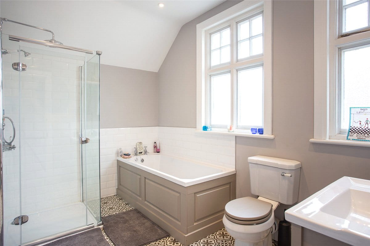 4 bedroom house, Reading Road, Sherfield-on-Loddon RG27 - Available