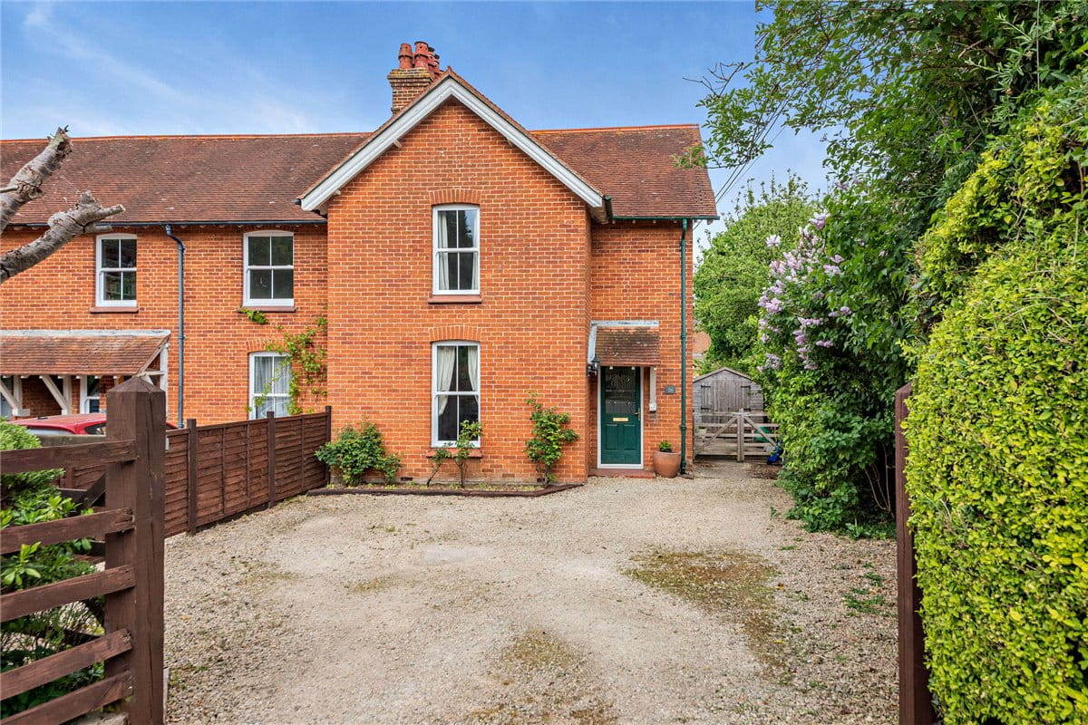 3 bedroom house, Inkpen Road, Kintbury RG17 - Available