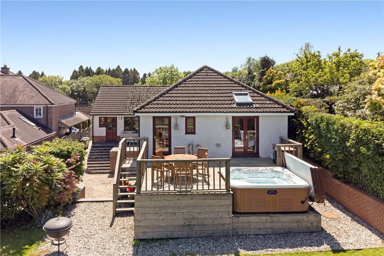 4 bedroom bungalow, Bucklebury Alley, Cold Ash RG18 - Available