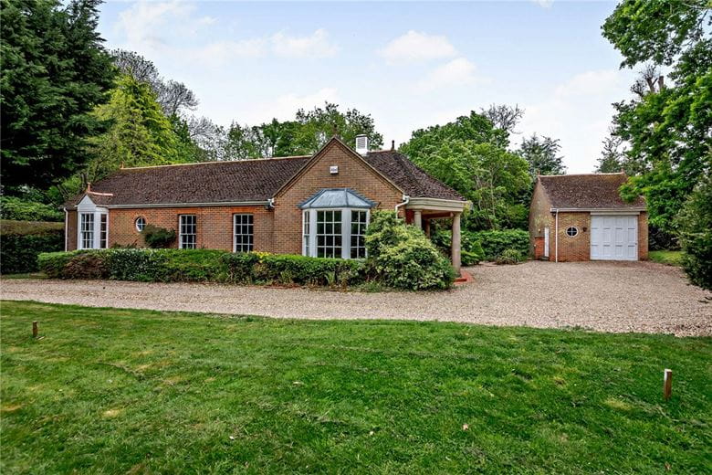 2 bedroom bungalow, Andover Road, Highclere RG20 - Available