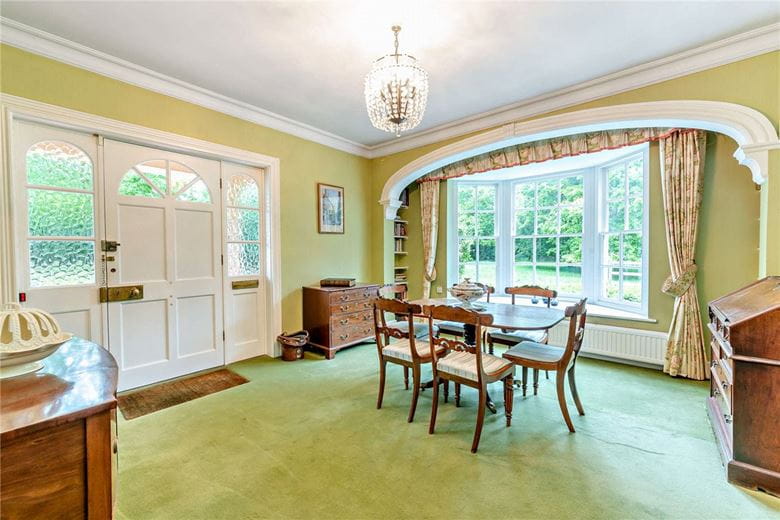 2 bedroom bungalow, Andover Road, Highclere RG20 - Available