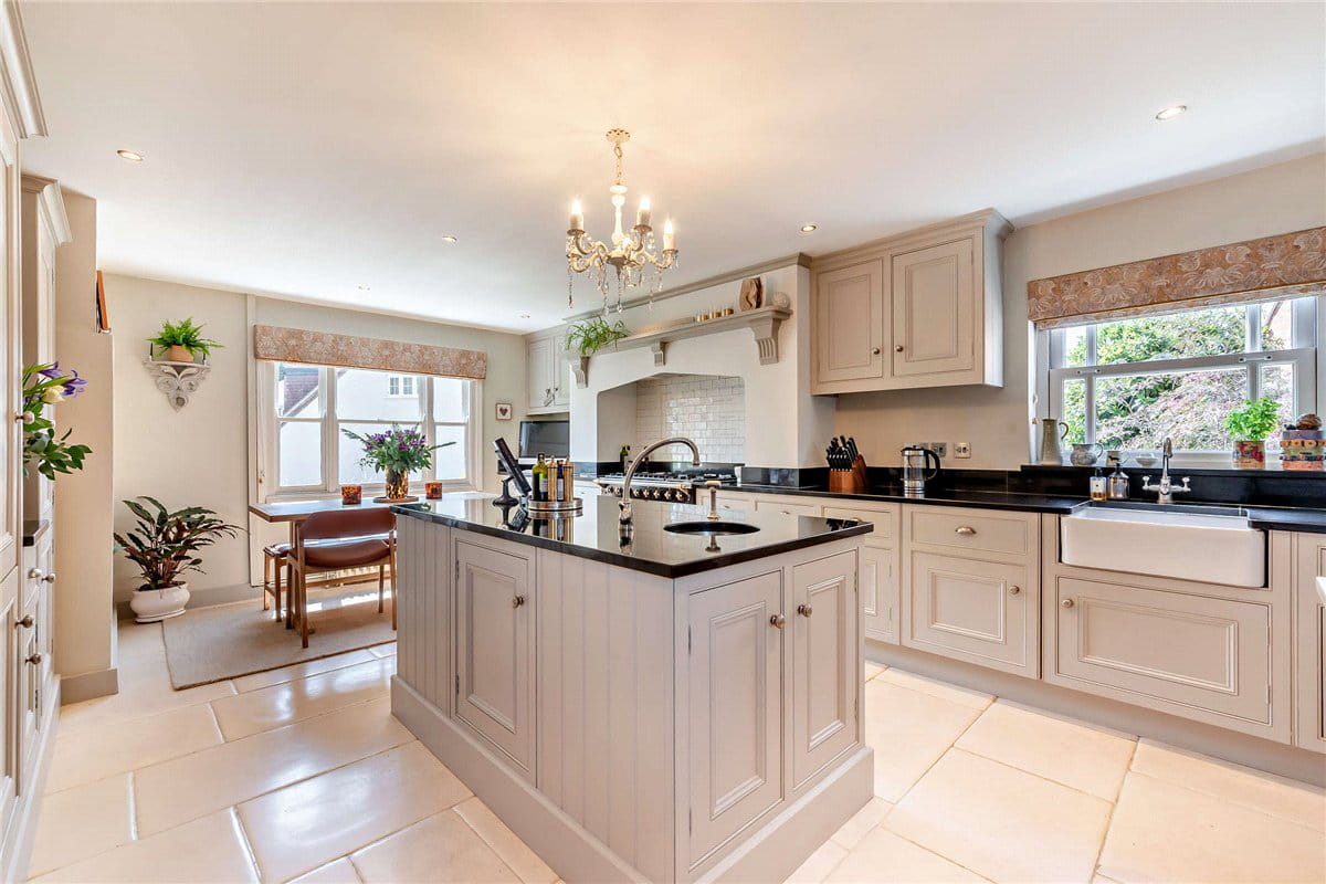 5 bedroom house, High Street, Chieveley RG20 - Sold STC