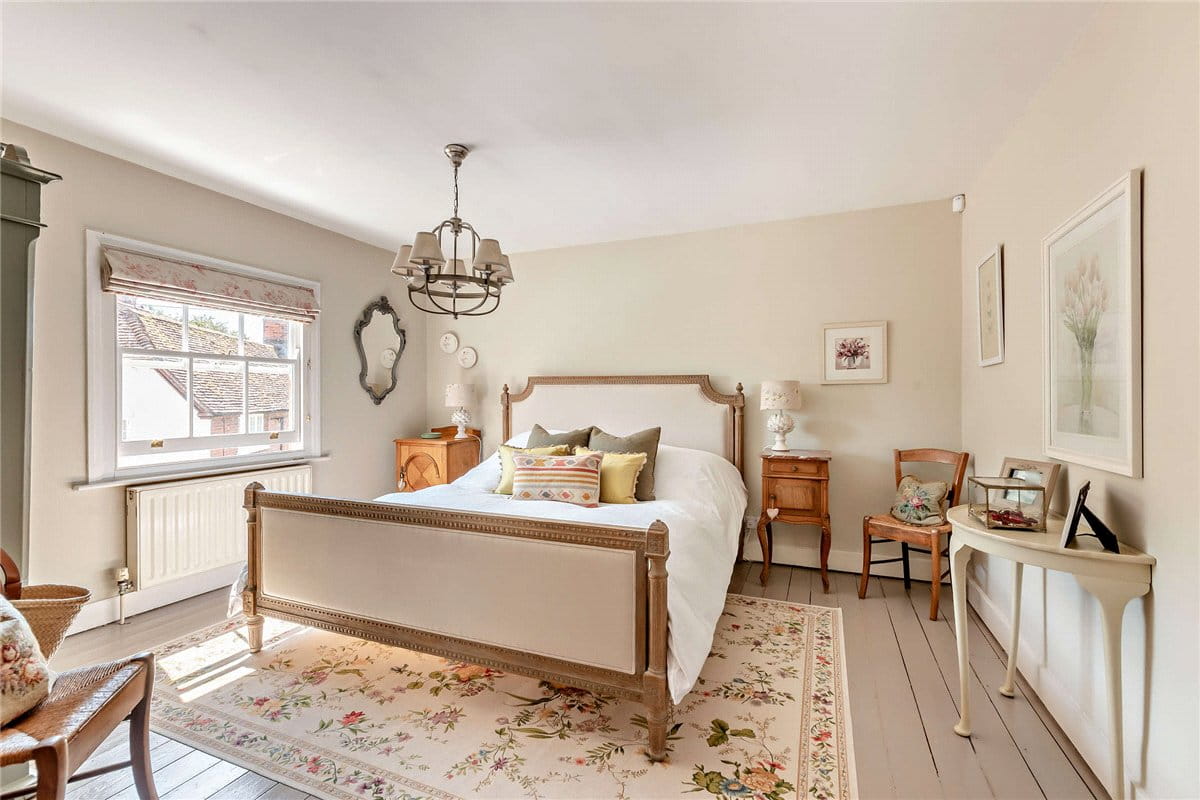 5 bedroom house, High Street, Chieveley RG20 - Sold STC