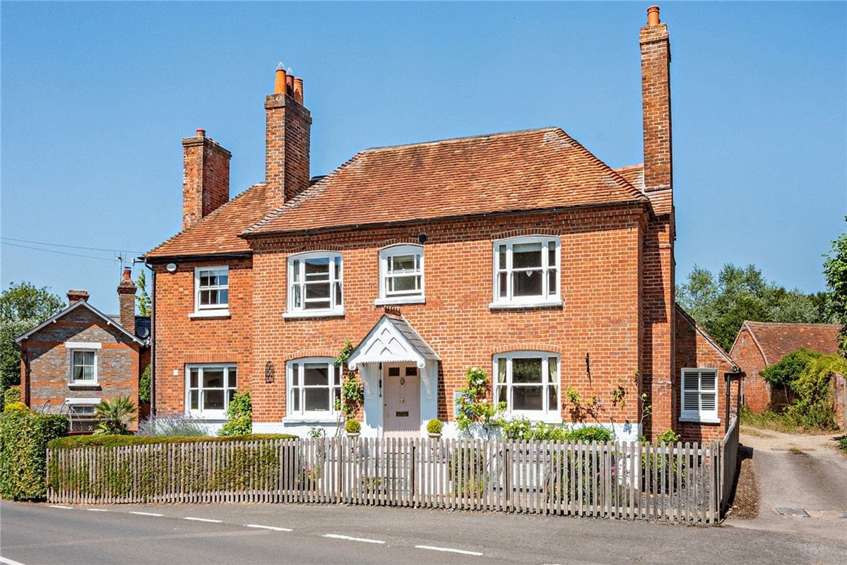 5 bedroom house, High Street, Chieveley RG20 - Sold STC