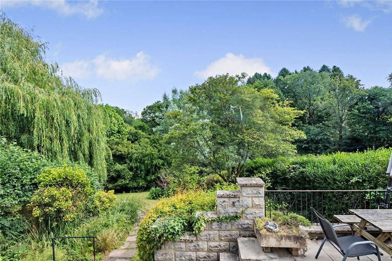 4 bedroom house, Bucklebury Alley, Cold Ash RG18 - Available