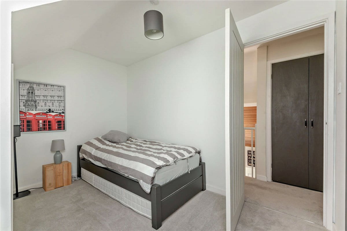 4 bedroom house, Bucklebury Alley, Cold Ash RG18 - Available