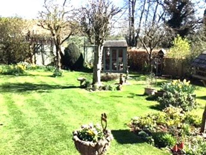 3 bedroom house, The Dell, Vernham Dean SP11 - Available