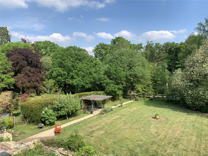 5 bedroom house, Stockcross, Newbury RG20 - Available