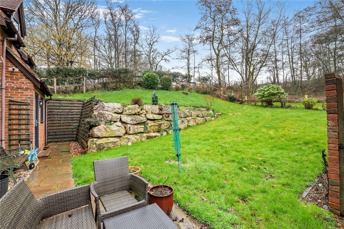 4 bedroom house, Crookham Hill, Crookham Common RG19 - Available