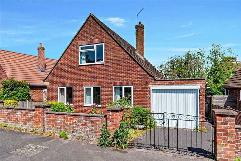 3 bedroom house, Friars Road, Newbury RG14 - Available