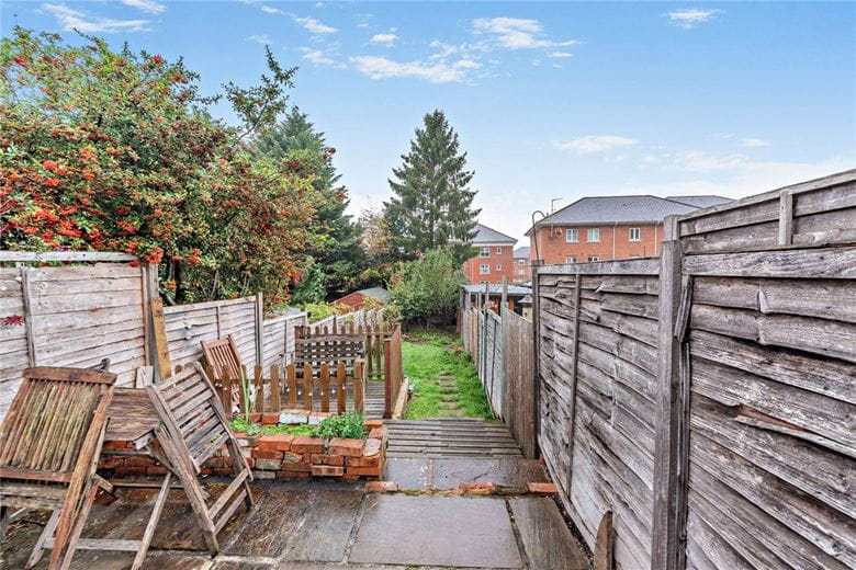 2 bedroom house, Kings Road, Newbury RG14 - Available