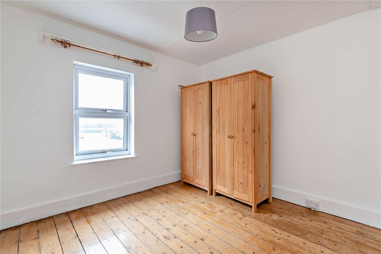 2 bedroom house, Kings Road, Newbury RG14 - Available