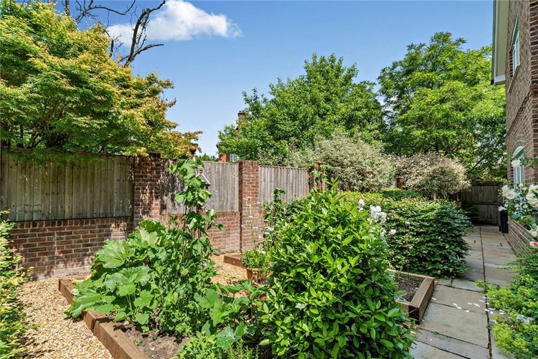 5 bedroom house, Yattendon Road, Hermitage RG18 - Available