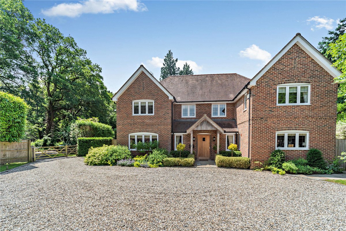 5 bedroom house, Yattendon Road, Hermitage RG18 - Available