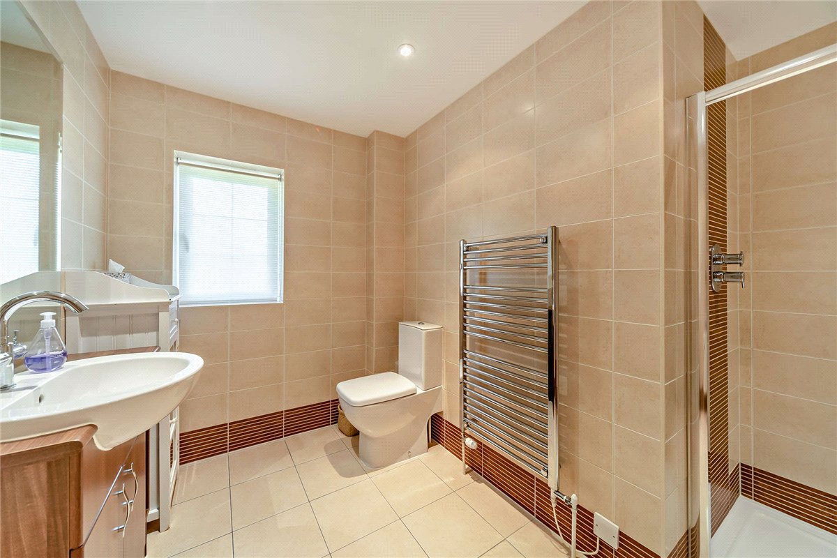 5 bedroom house, Yattendon Road, Hermitage RG18 - Available