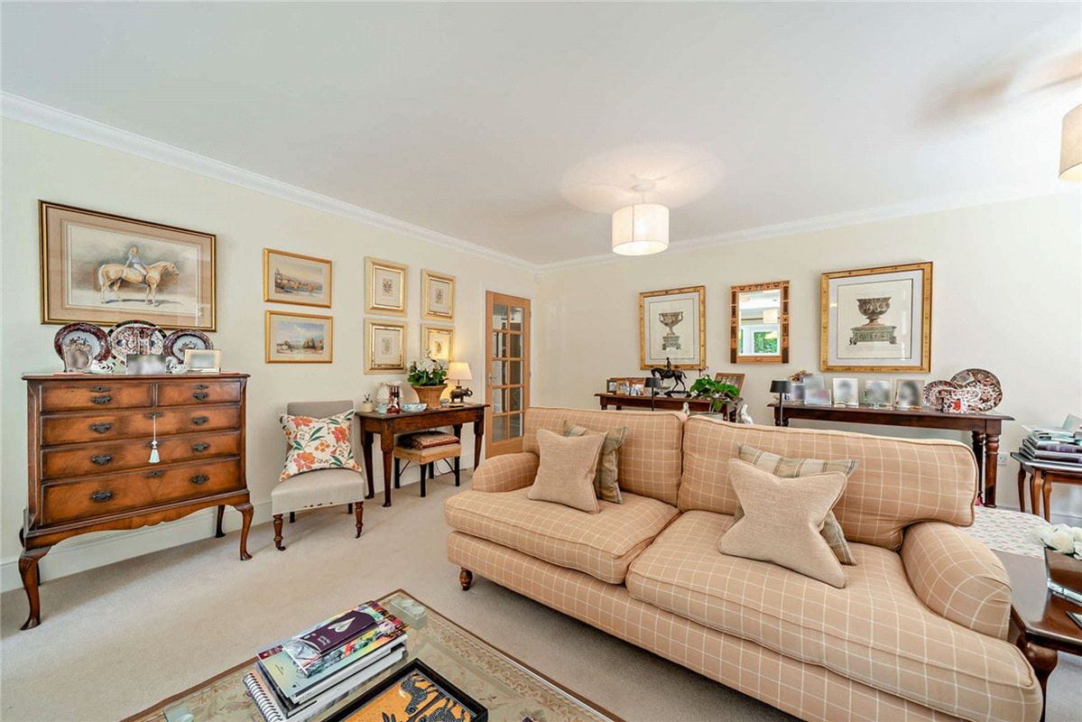 5 bedroom house, Yattendon Road, Hermitage RG18 - Available