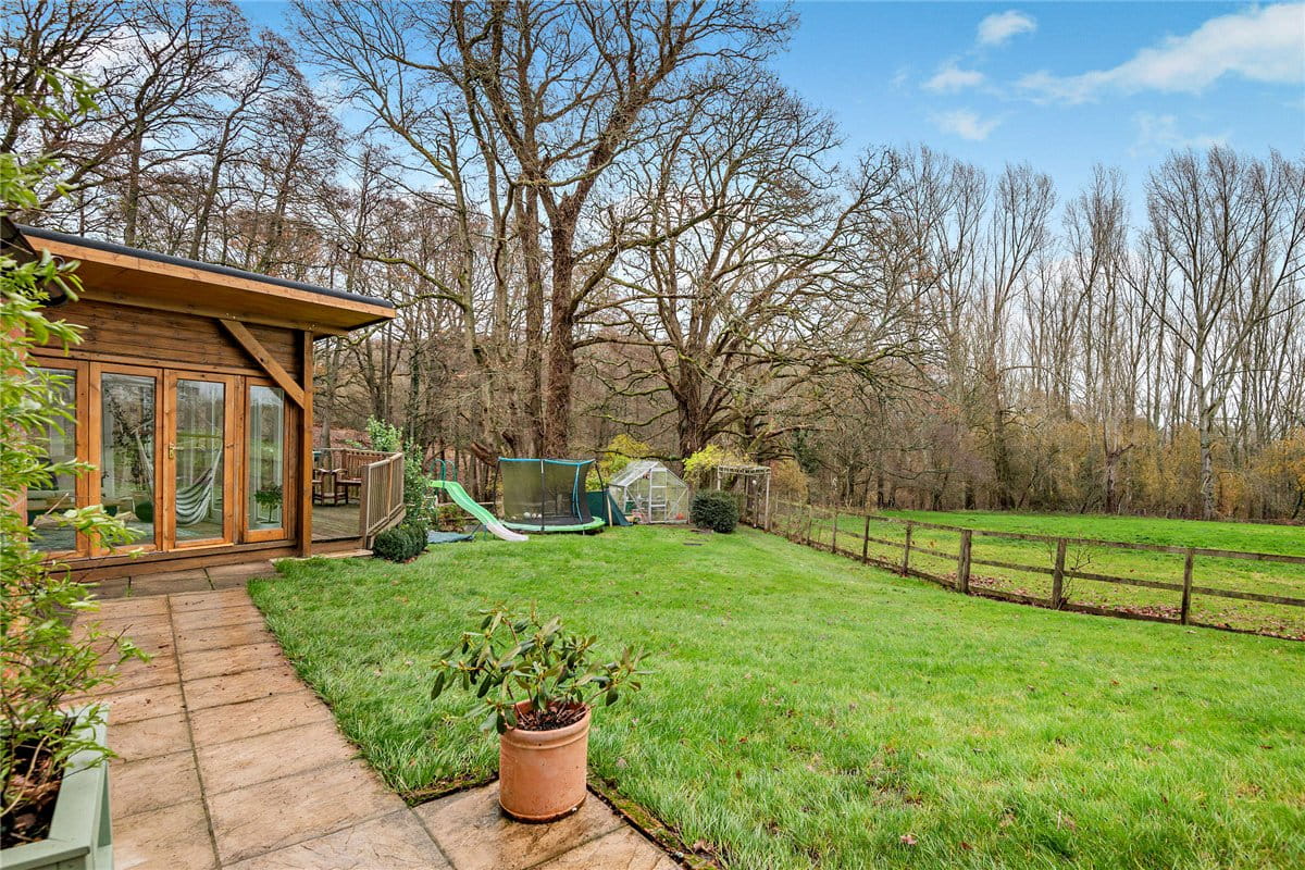 5 bedroom house, Crookham Common, Thatcham RG19 - Available