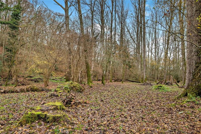 5 bedroom house, Crookham Common, Thatcham RG19 - Available