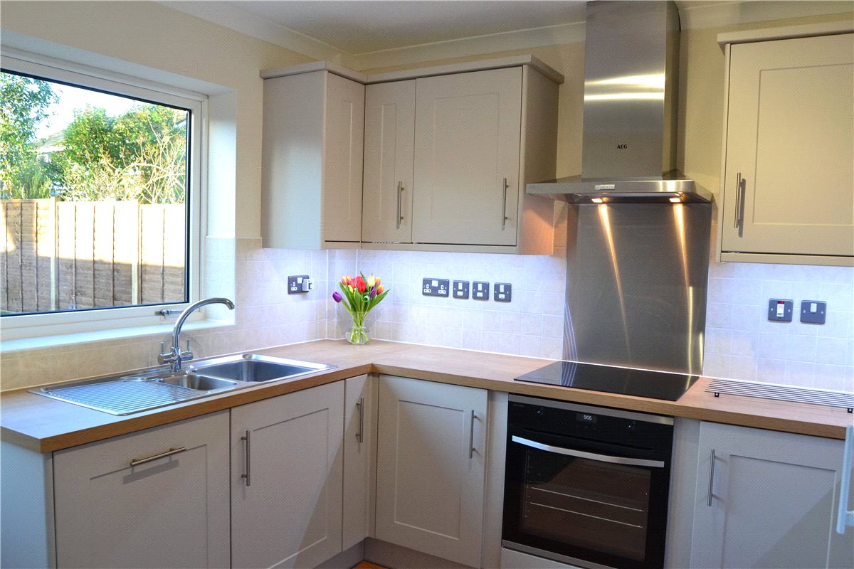 3 bedroom house, Woolton Hill, Newbury RG20 - Available