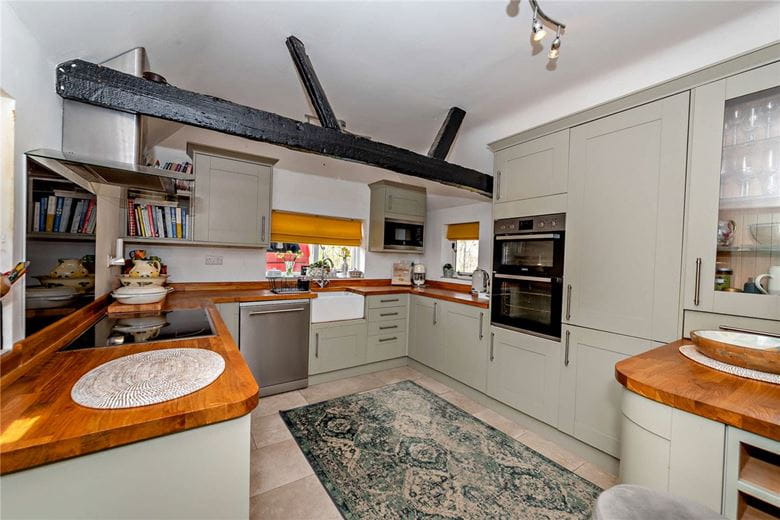 3 bedroom cottage, Stockcross, Newbury RG20 - Available