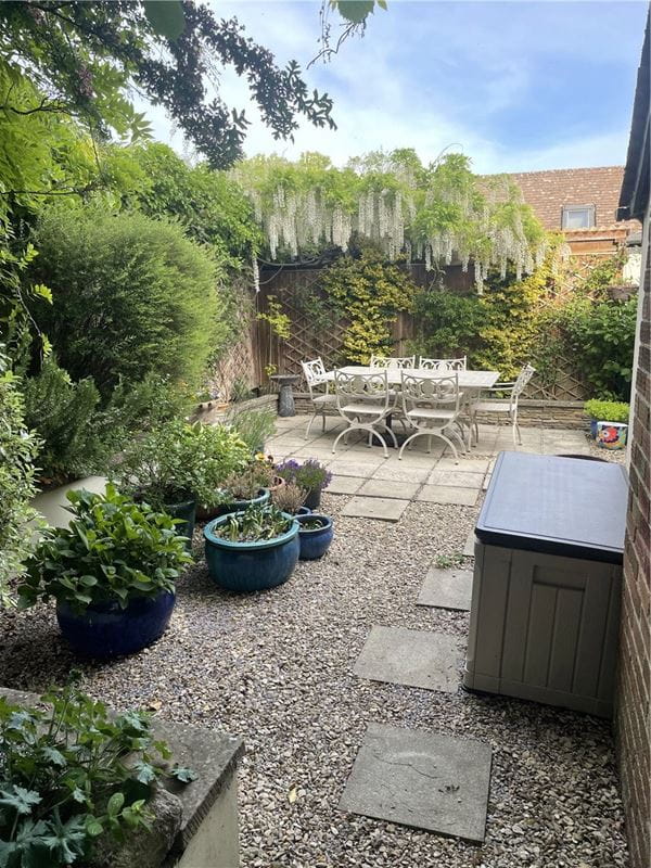 2 bedroom bungalow, Ridgeway Close, Hermitage RG18 - Sold STC