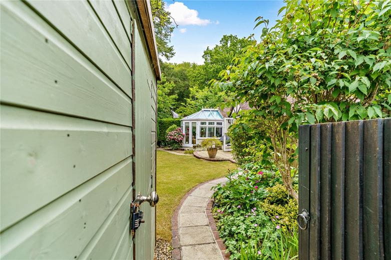 2 bedroom bungalow, Ridgeway Close, Hermitage RG18 - Sold STC