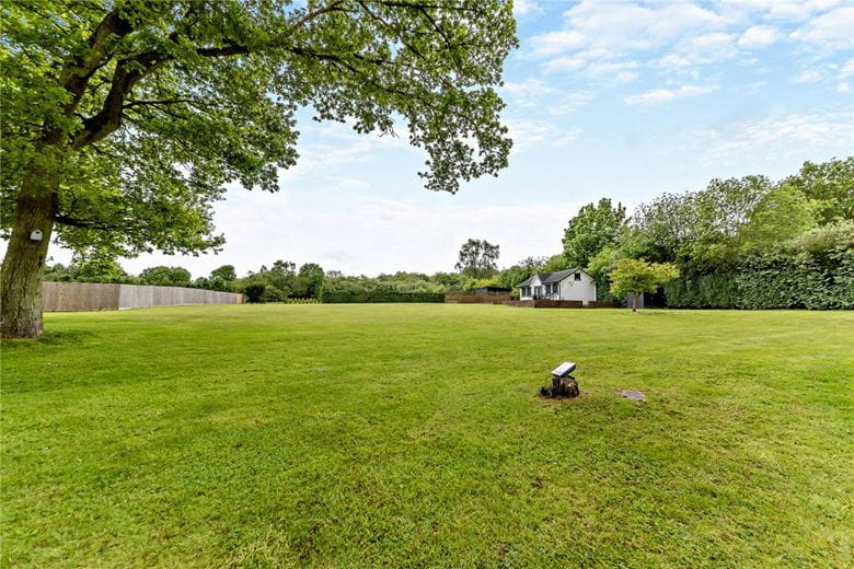 5 bedroom house, Newbury Road, Headley RG19 - Available