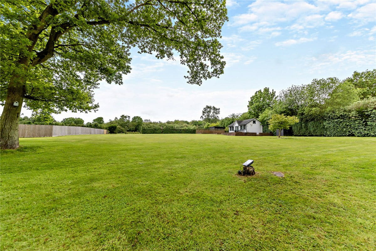 5 bedroom house, Newbury Road, Headley RG19 - Available