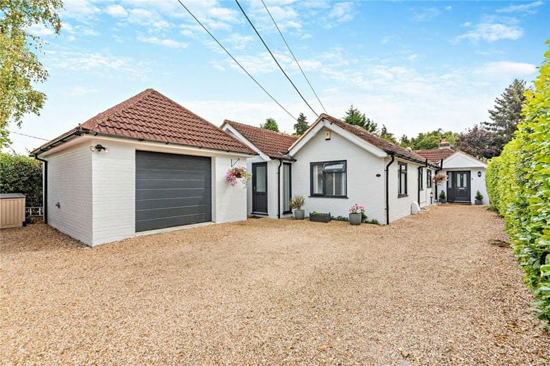 4 bedroom bungalow, Broad Lane, Upper Bucklebury RG7 - Available