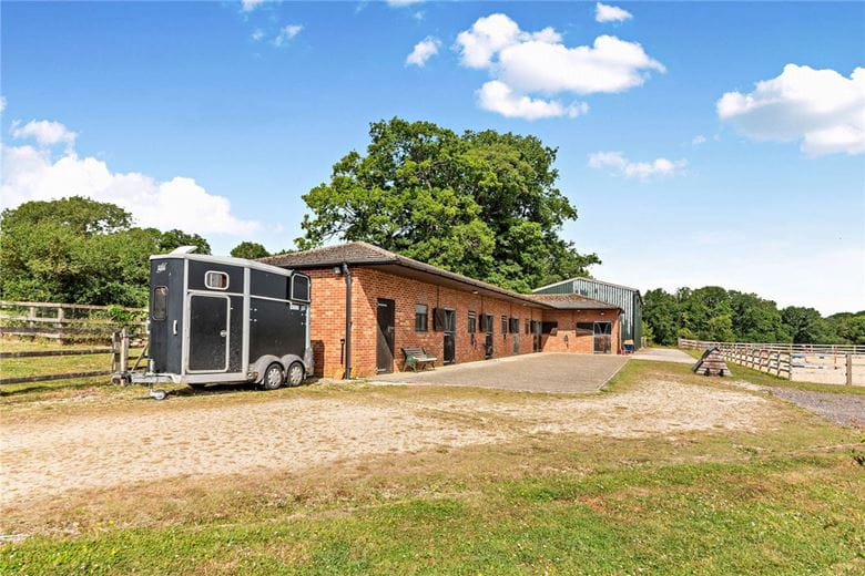 3.2 acres House, Wickham Heath, Newbury RG20 - Sold STC