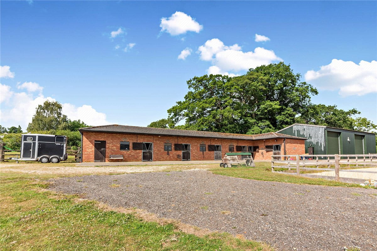 3.2 acres House, Wickham Heath, Newbury RG20 - Sold STC