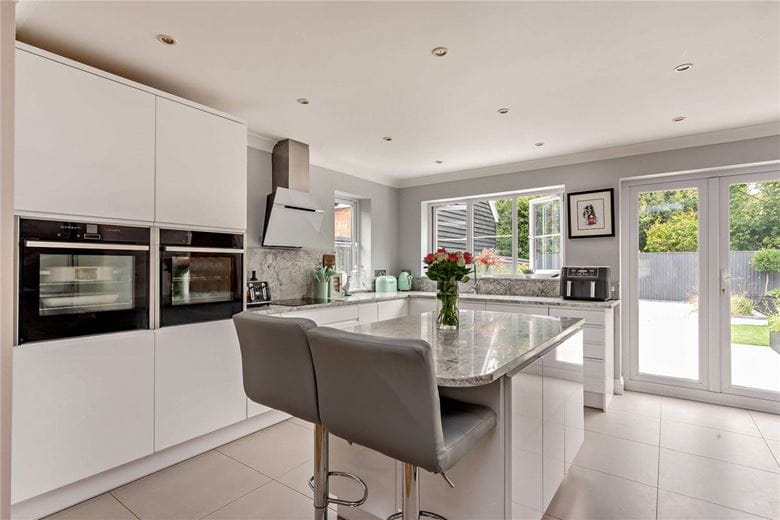 6 bedroom house, Wash Water, Newbury RG20 - Available