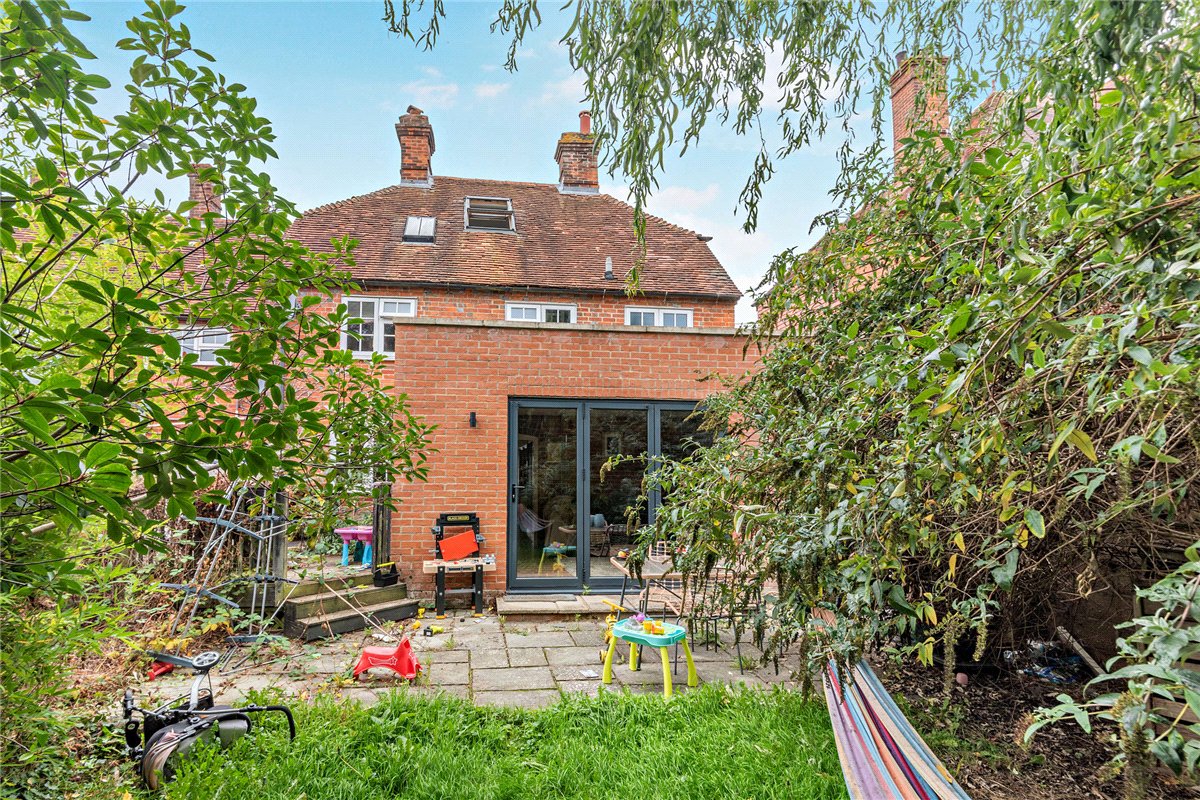 4 bedroom house, Cold Ash Hill, Cold Ash RG18 - Available