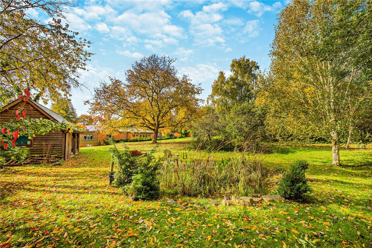 4 bedroom house, Long Lane, Shaw RG14 - Sold STC