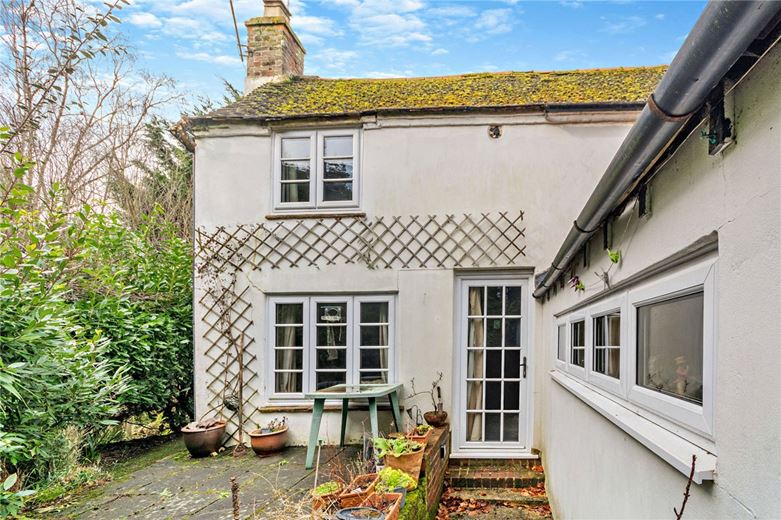 2 bedroom house, Belmont, Woodspeen RG20 - Available