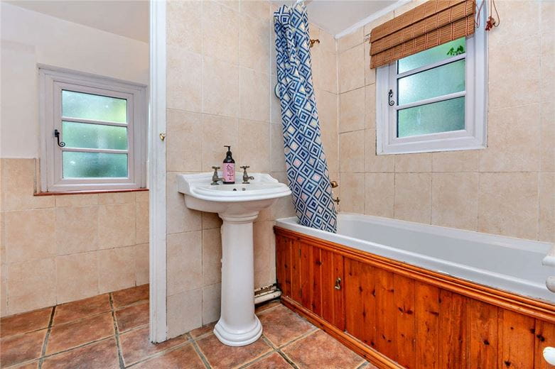 2 bedroom house, Belmont, Woodspeen RG20 - Available